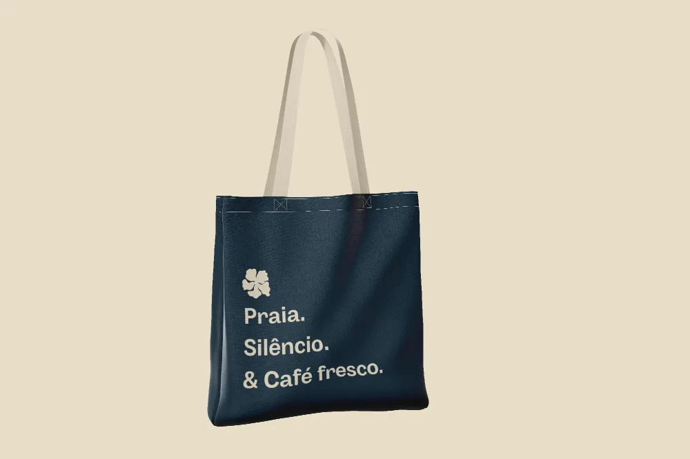 Ecobag Noite-Marinha — Praia. Silêncio. & Café fresco.